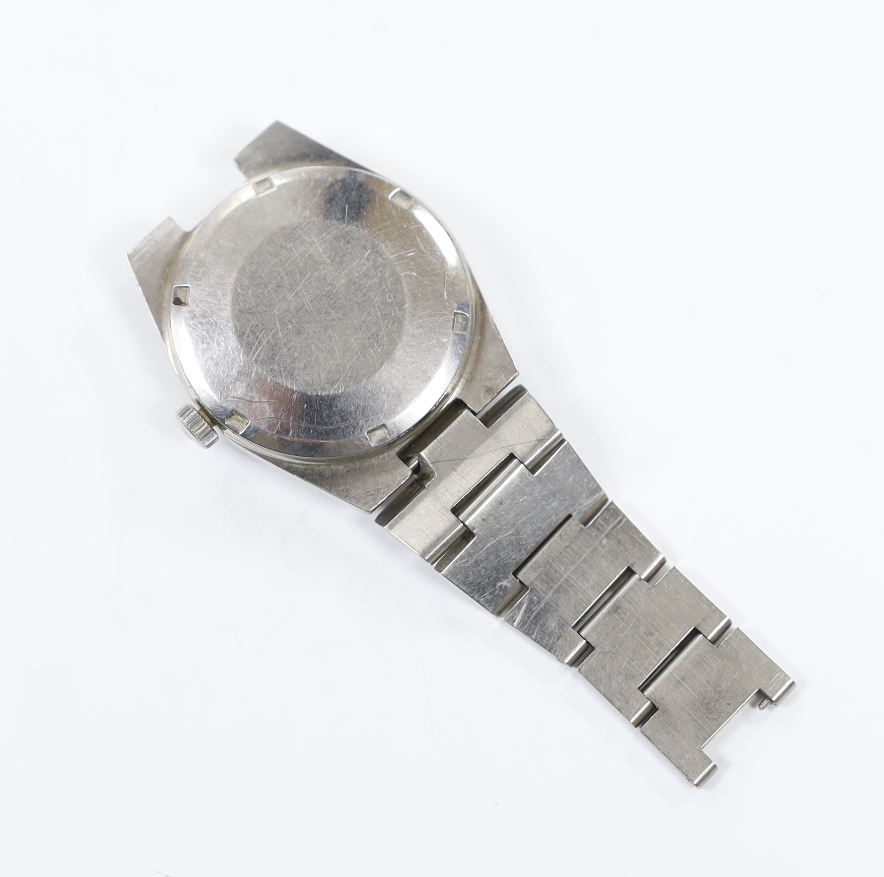 A gentleman's stainless steel Omega automatic wrist watch, with date aperture, case diameter 36mm (most of the bracelet missing).